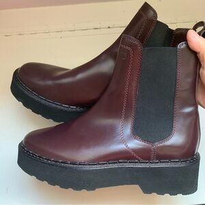 Tod’s platform Chelsea Ankle Bootie in Burgundy Sz37/US7